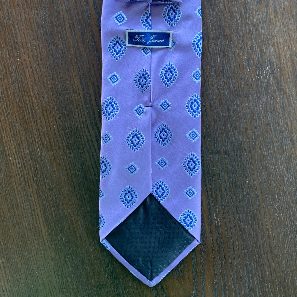 Beautiful Purple Tom James All Silk Tie - Picture 2 of 5